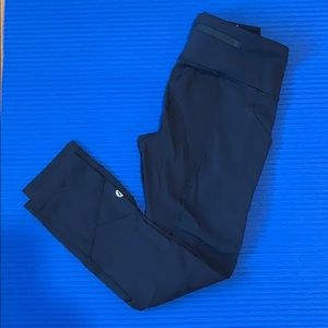 black lululemon cropped leggings size 2